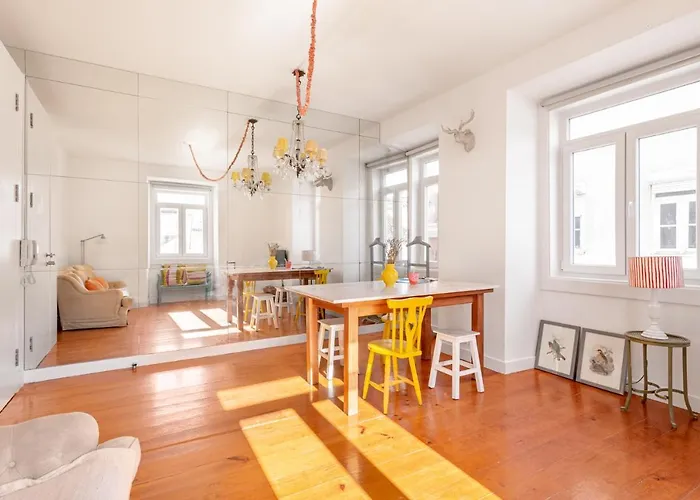 ALTIDO Chic 2BR Apt in Bairro Alto, 2mins to São Pedro de Alcântara viewpoint